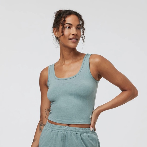 Vuori DreamKnit Boyfriend Sweatpant & Halo Essential Tank Set Pistachio Small - Picture 2 of 10